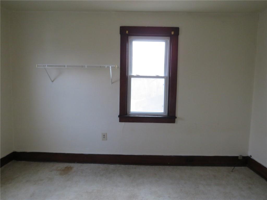 407 Linnview Avenue Pittsburgh, PA 15210 - Photo 11 of 38 an empty room with a window