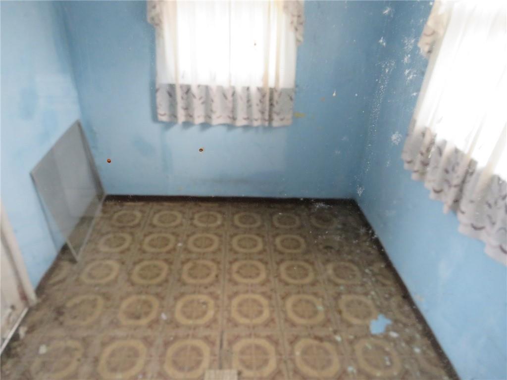407 Linnview Avenue Pittsburgh, PA 15210 - Photo 17 of 38 a view of room