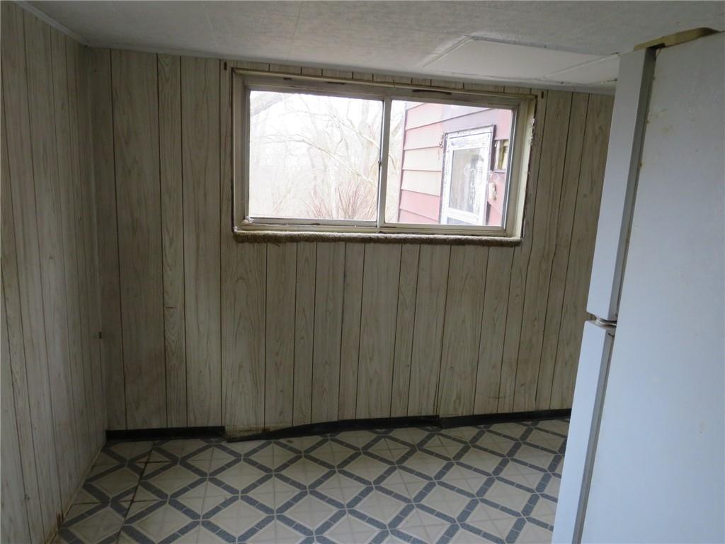407 Linnview Avenue Pittsburgh, PA 15210 - Photo 20 of 38 a view of a window in an empty room
