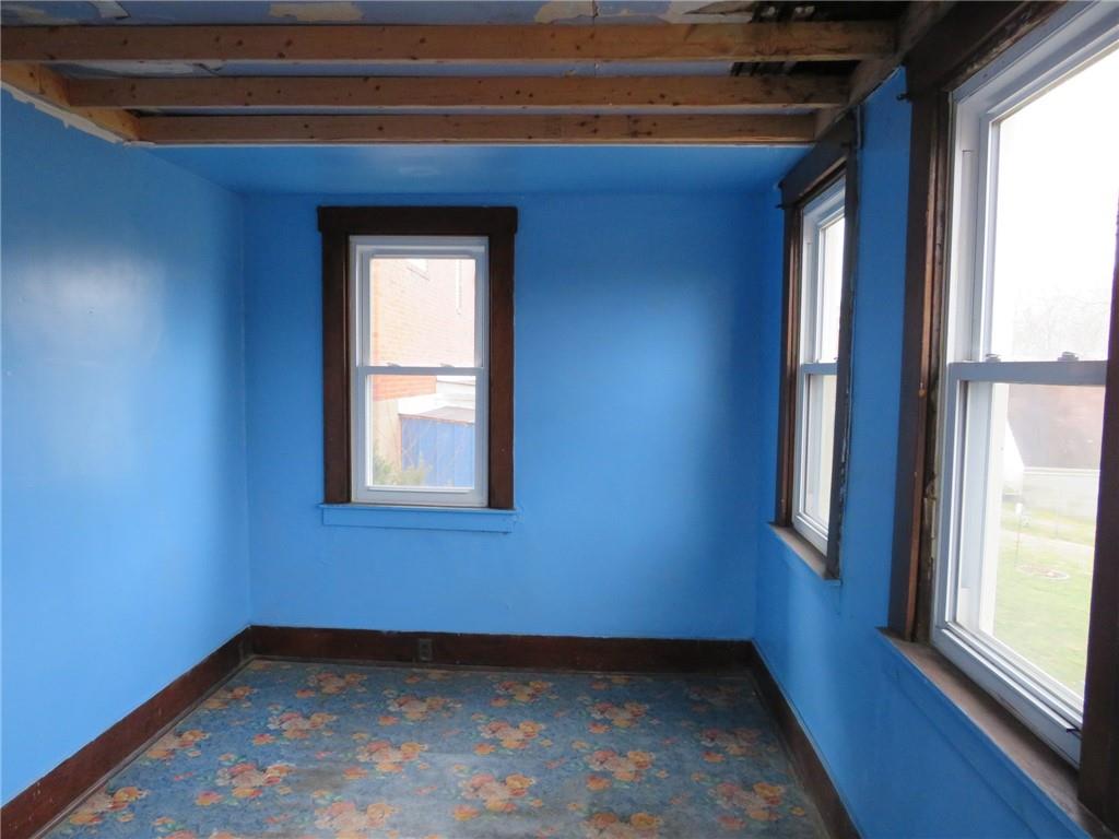 407 Linnview Avenue Pittsburgh, PA 15210 - Photo 28 of 38 a view of an empty room and window
