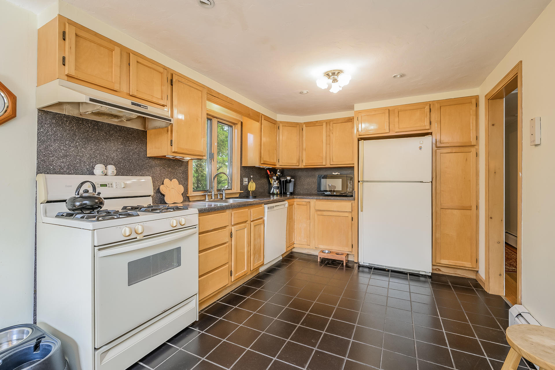 15 Wing Road Pocasset, MA 02559 - Photo 13 of 38 015-photo-kitchen-8655672