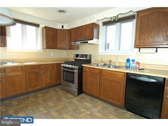 3242 Stoudts Ferry Bridge Road Reading, PA 19605 - Photo 3 of 9 Kitchen