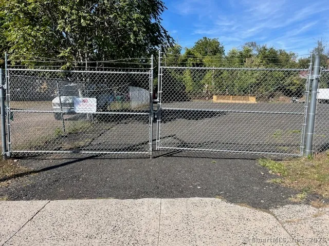 $179,900 | 246 Pratt Street, Meriden, CT 06450