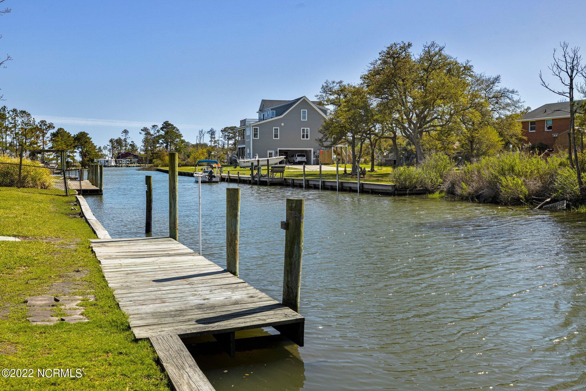 412 Margaret Road Beaufort, NC 28516 - Photo 12 of 53 Canal Front Boat Dock