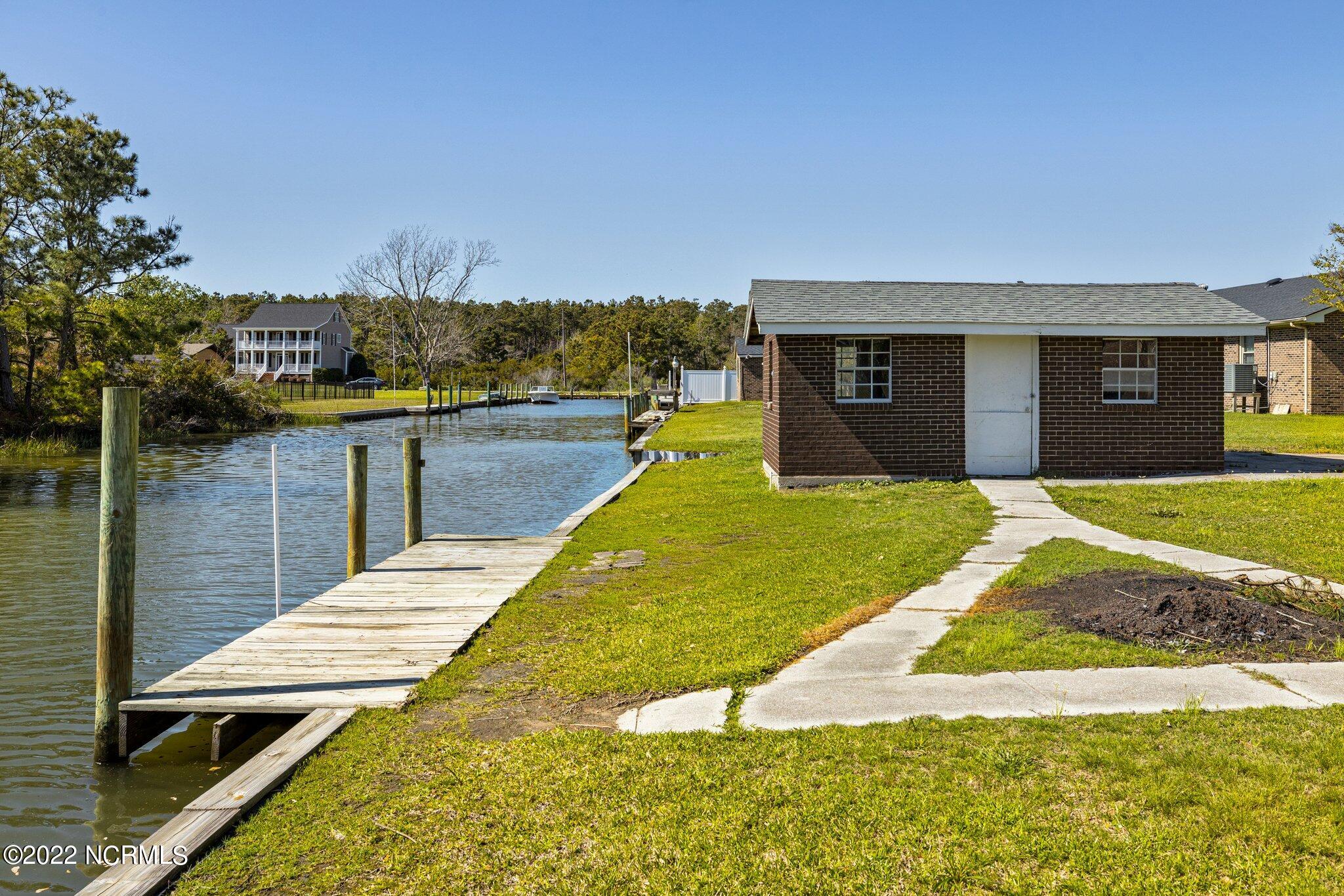 412 Margaret Road Beaufort, NC 28516 - Photo 13 of 53 Storage Building