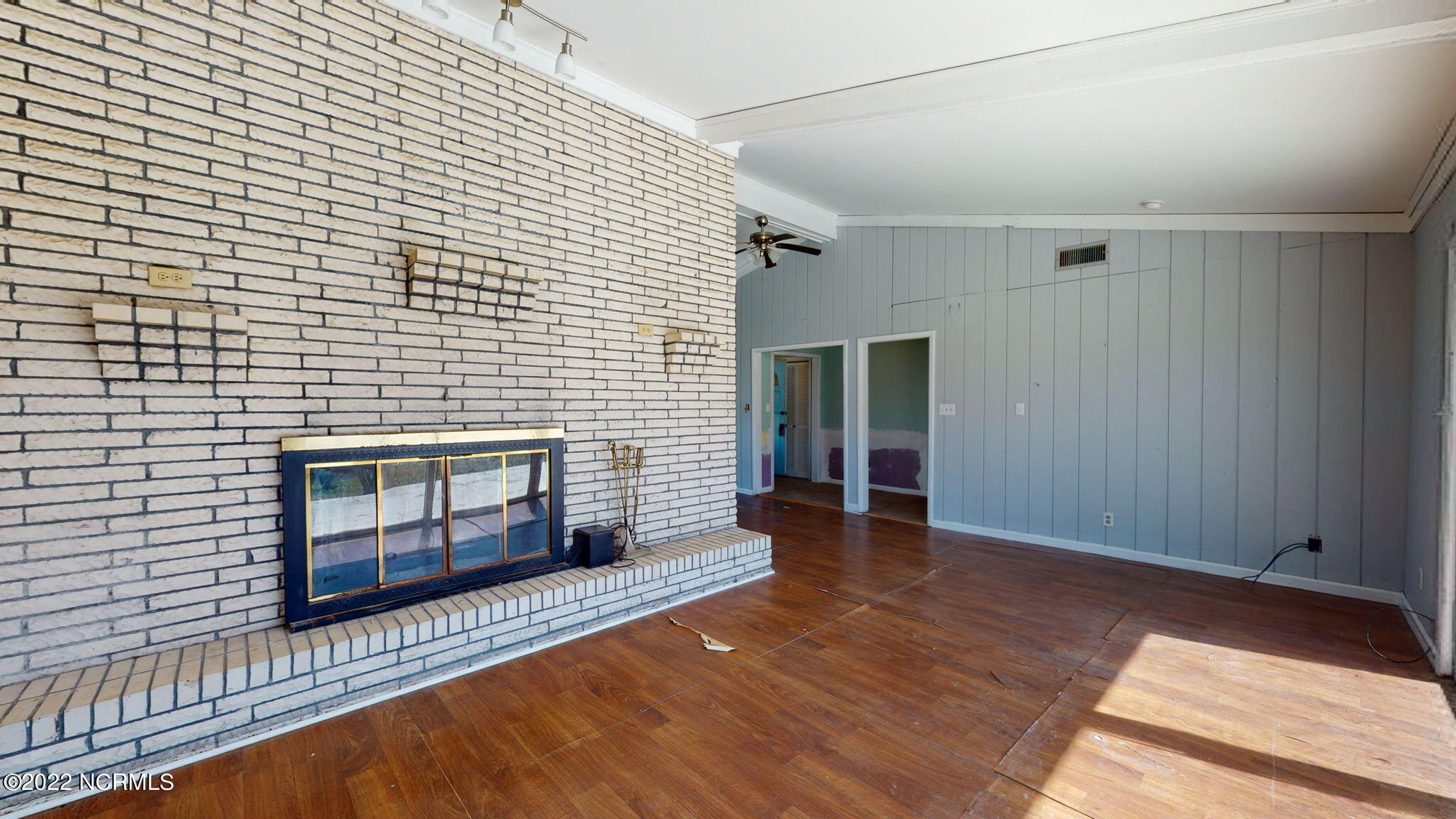 412 Margaret Road Beaufort, NC 28516 - Photo 23 of 53 Foyer to Den w/Fireplace