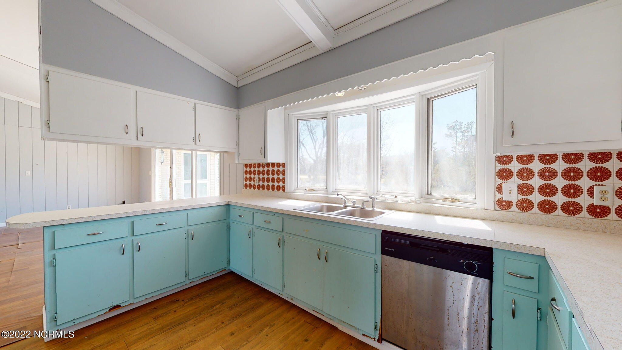 412 Margaret Road Beaufort, NC 28516 - Photo 30 of 53 Kitchen