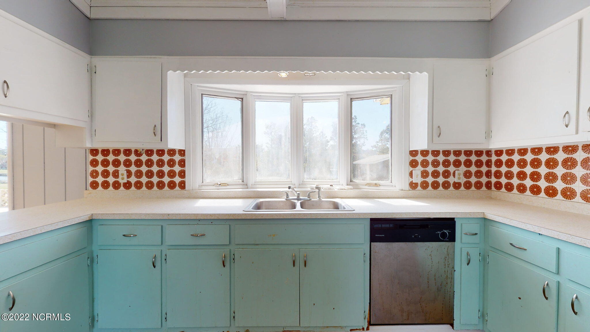 412 Margaret Road Beaufort, NC 28516 - Photo 32 of 53 Kitchen