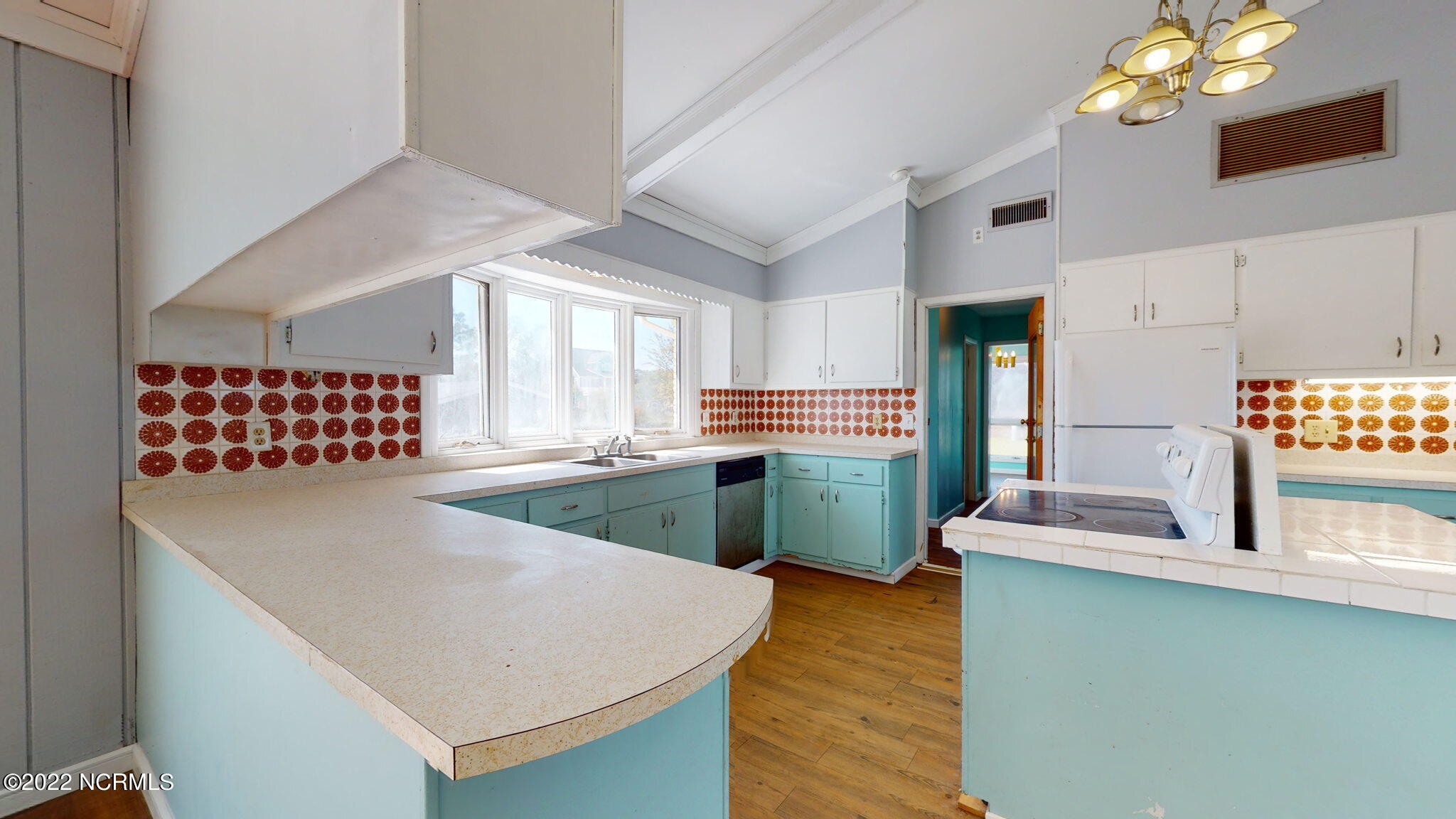 412 Margaret Road Beaufort, NC 28516 - Photo 35 of 53 Kitchen