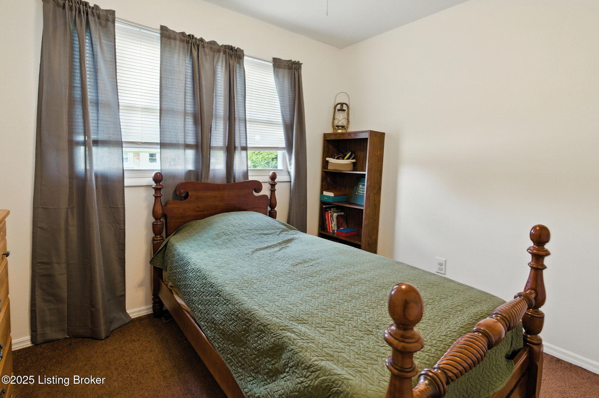 254 Glenview Road Louisville, KY 40229 - Photo 20 of 40 254 Glenview Rd-27