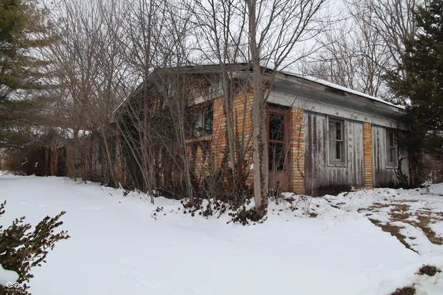 $130,000 | 953 South Morristown Pike, Greenfield, IN 46140