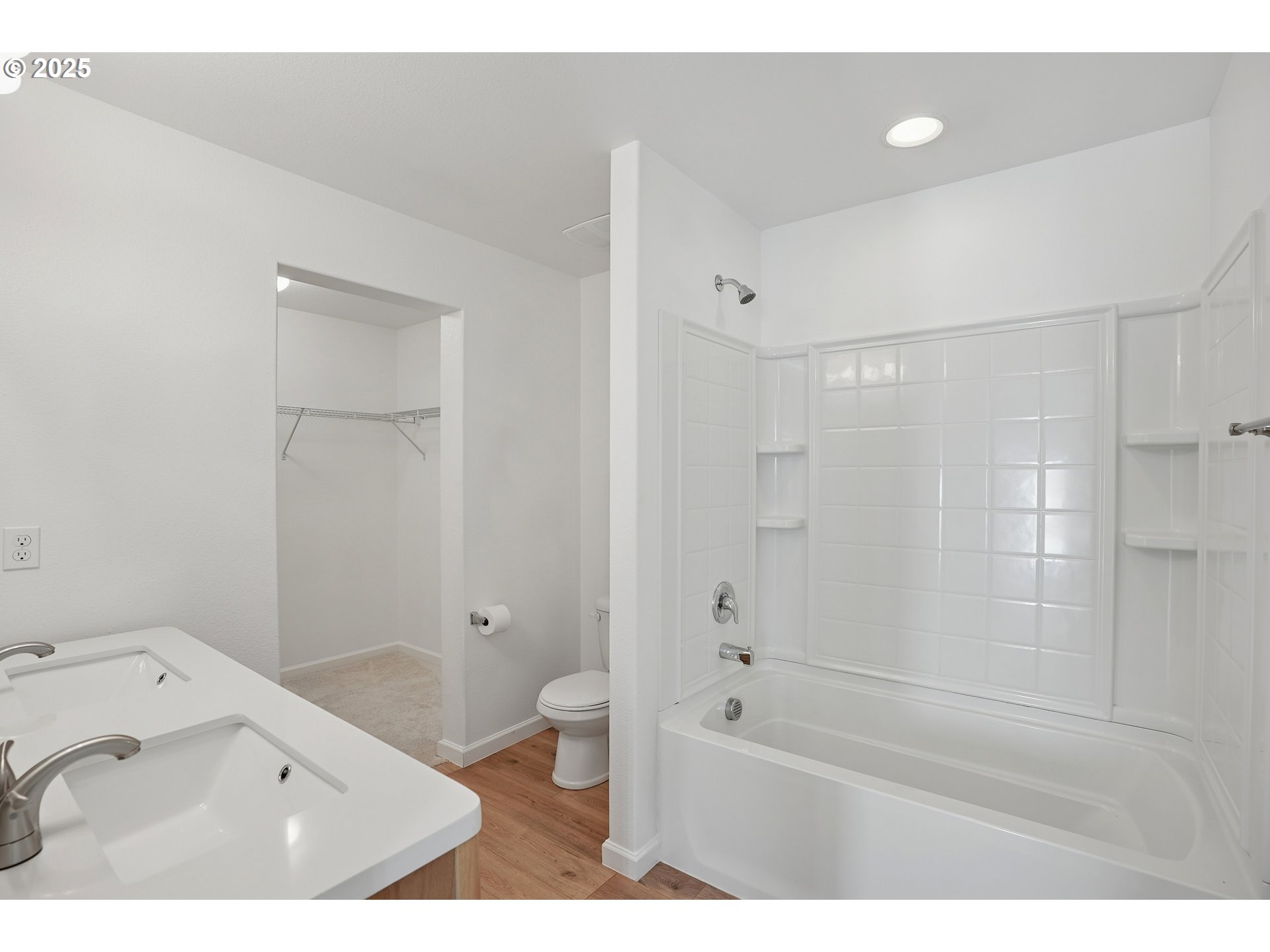 1014 South View Drive Molalla, OR 97038 - Photo 15 of 19 a bathroom with a bathtub shower sink vanity and a toilet