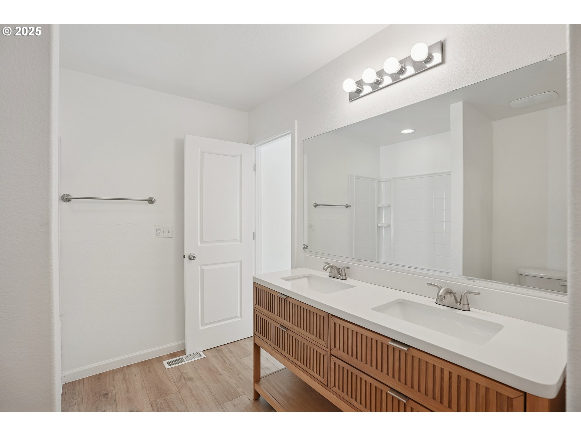 1014 South View Drive Molalla, OR 97038 - Photo 17 of 19 a bathroom with a sink and a mirror