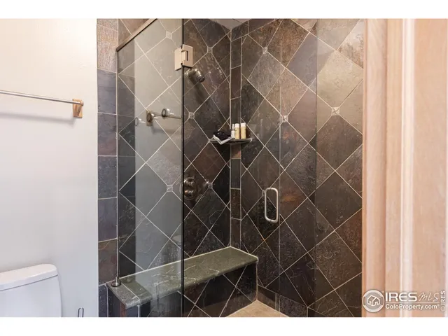 a picture of a bathroom