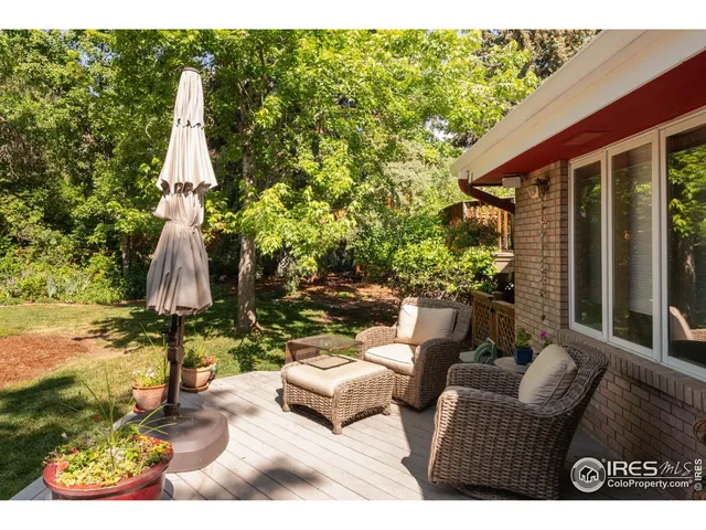 a view of outdoor space yard and patio