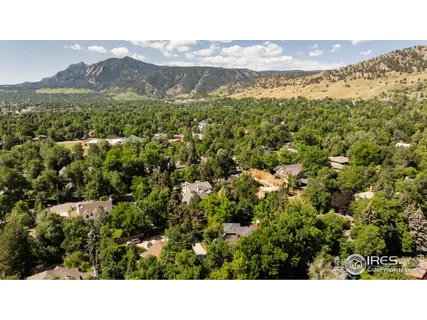 a black and white photo of a city