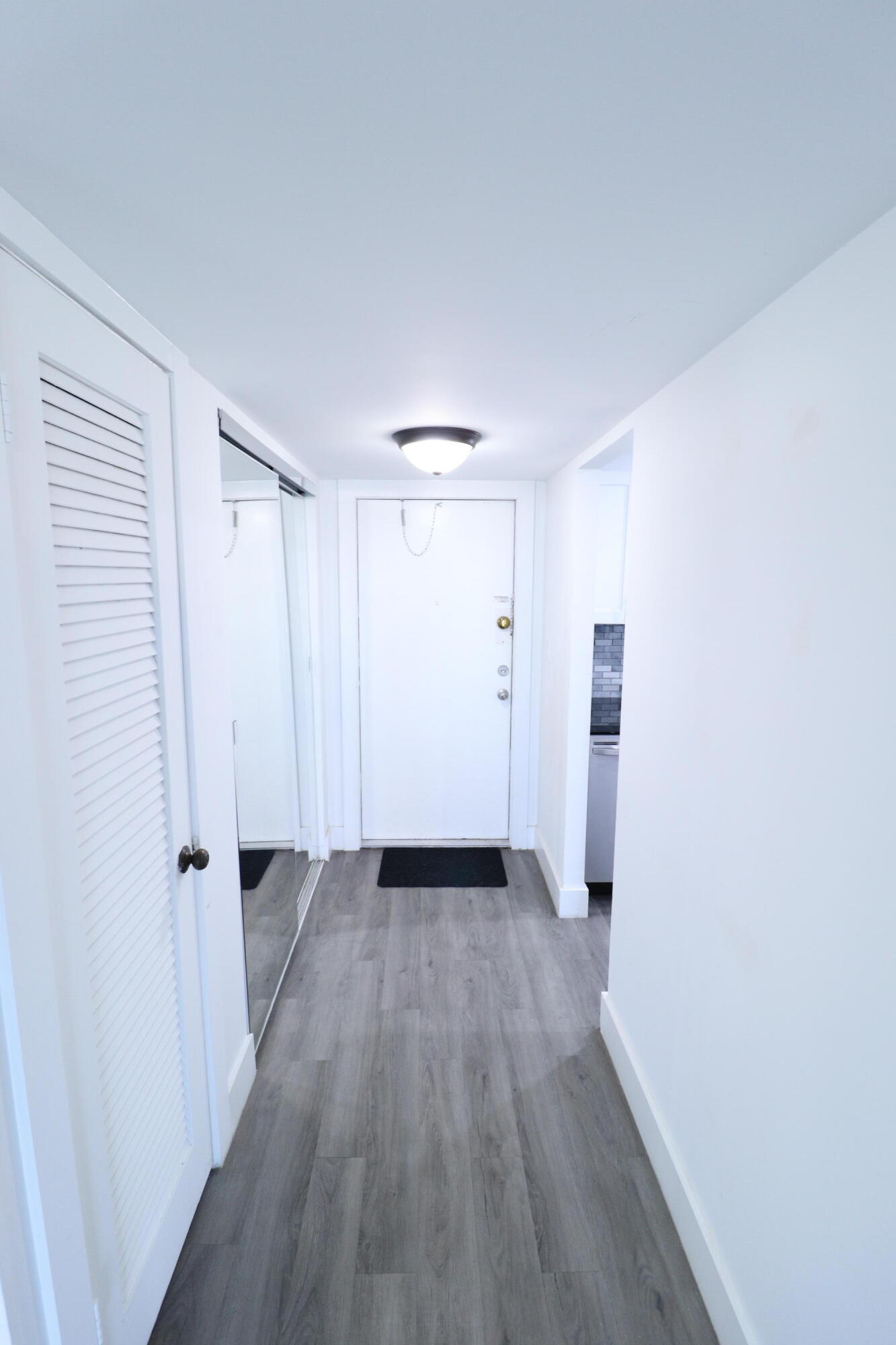 2900 North Pine Island Road, Unit 102 Sunrise, FL 33322 - Photo 2 of 35 IMG_3704