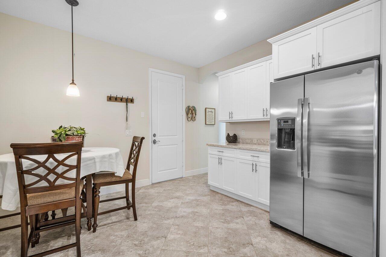 15820 Binks Pointe Terrace Wellington, FL 33414 - Photo 3 of 31 010-15820BinksPointeTerrace-Wellington-F