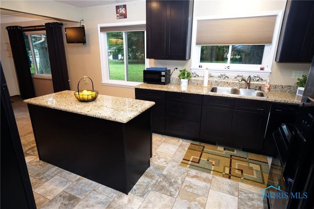 2021 Cass Road Toledo, OH 43614 - Photo 13 of 36 Gallery Image 13