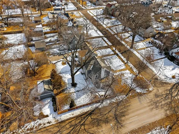 $449,000 | 1124 West 77th Street, Kansas City, MO 64114