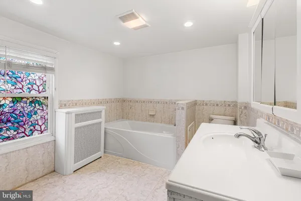 $2,600 | 345 West Mt Pleasant Avenue, Philadelphia, PA 19119