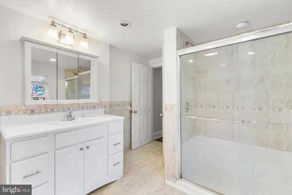 $2,600 | 345 West Mt Pleasant Avenue, Philadelphia, PA 19119