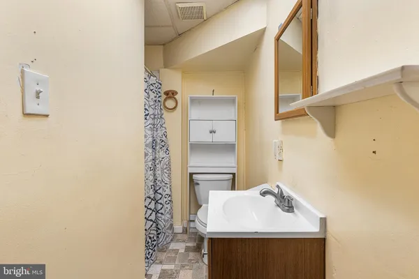$2,600 | 345 West Mt Pleasant Avenue, Philadelphia, PA 19119
