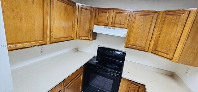 $2,450 | 6820 West Flagler Street, Unit 105, Miami, FL 33144