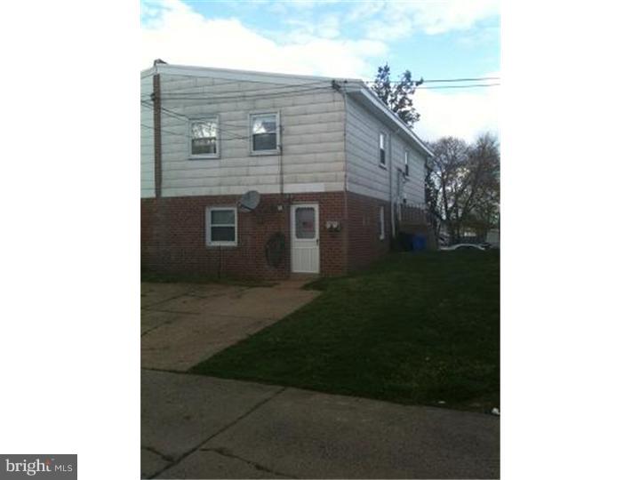10007 Bridle Road Philadelphia, PA 19116 - Photo 4 of 6 Exterior Back