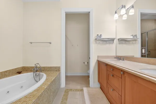 $1,100,000 | 369 West Mallory Circle, Delray Beach, FL 33483