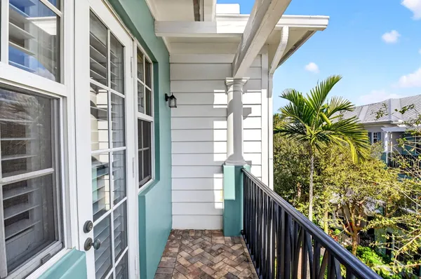 $1,100,000 | 369 West Mallory Circle, Delray Beach, FL 33483