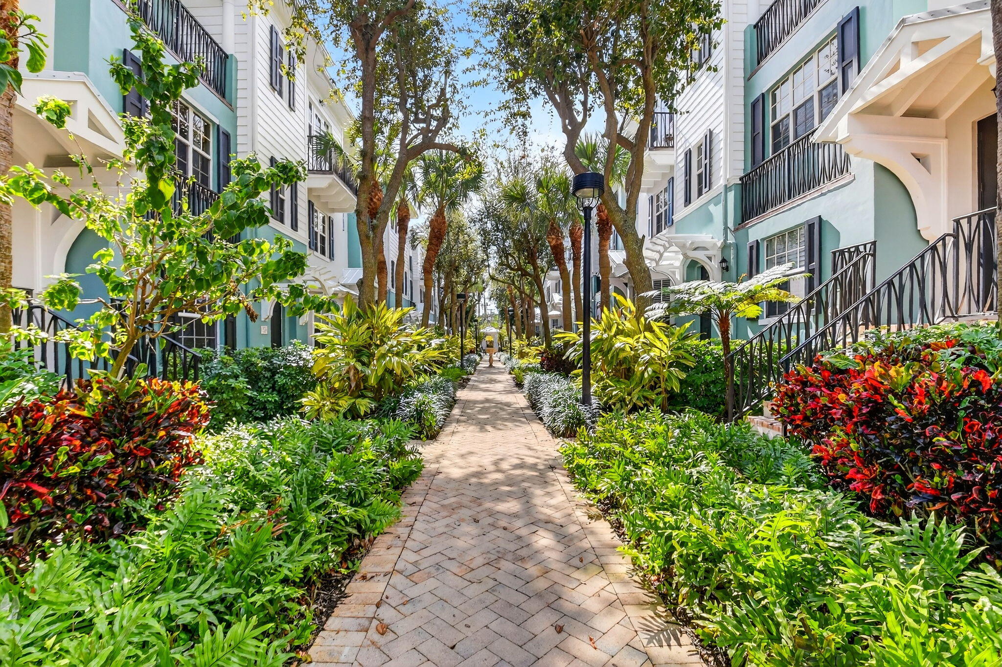 369 West Mallory Circle Delray Beach, FL 33483 - Photo 3 of 32 TROPICAL LANDSCAPE