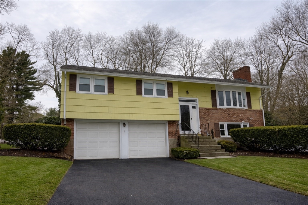 7 Lee Street Walpole, MA 02081 - Photo 1 of 24