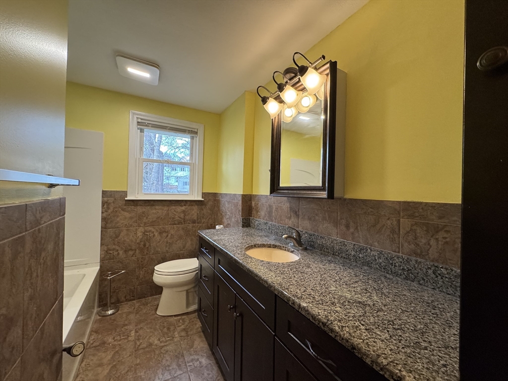 7 Lee Street Walpole, MA 02081 - Photo 13 of 24