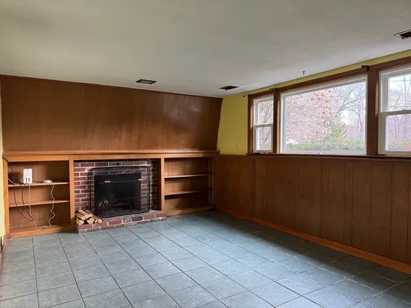 $3,400 | 7 Lee Street, Walpole, MA 02081