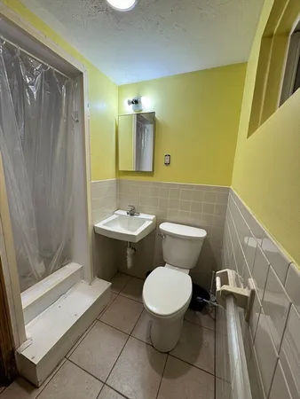 $3,400 | 7 Lee Street, Walpole, MA 02081