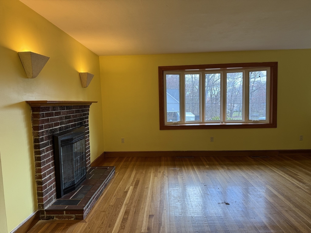 7 Lee Street Walpole, MA 02081 - Photo 10 of 24