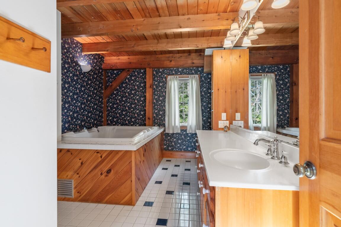 130 Van Horn Road East Boothbay, ME 04544 - Photo 2 of 19 55