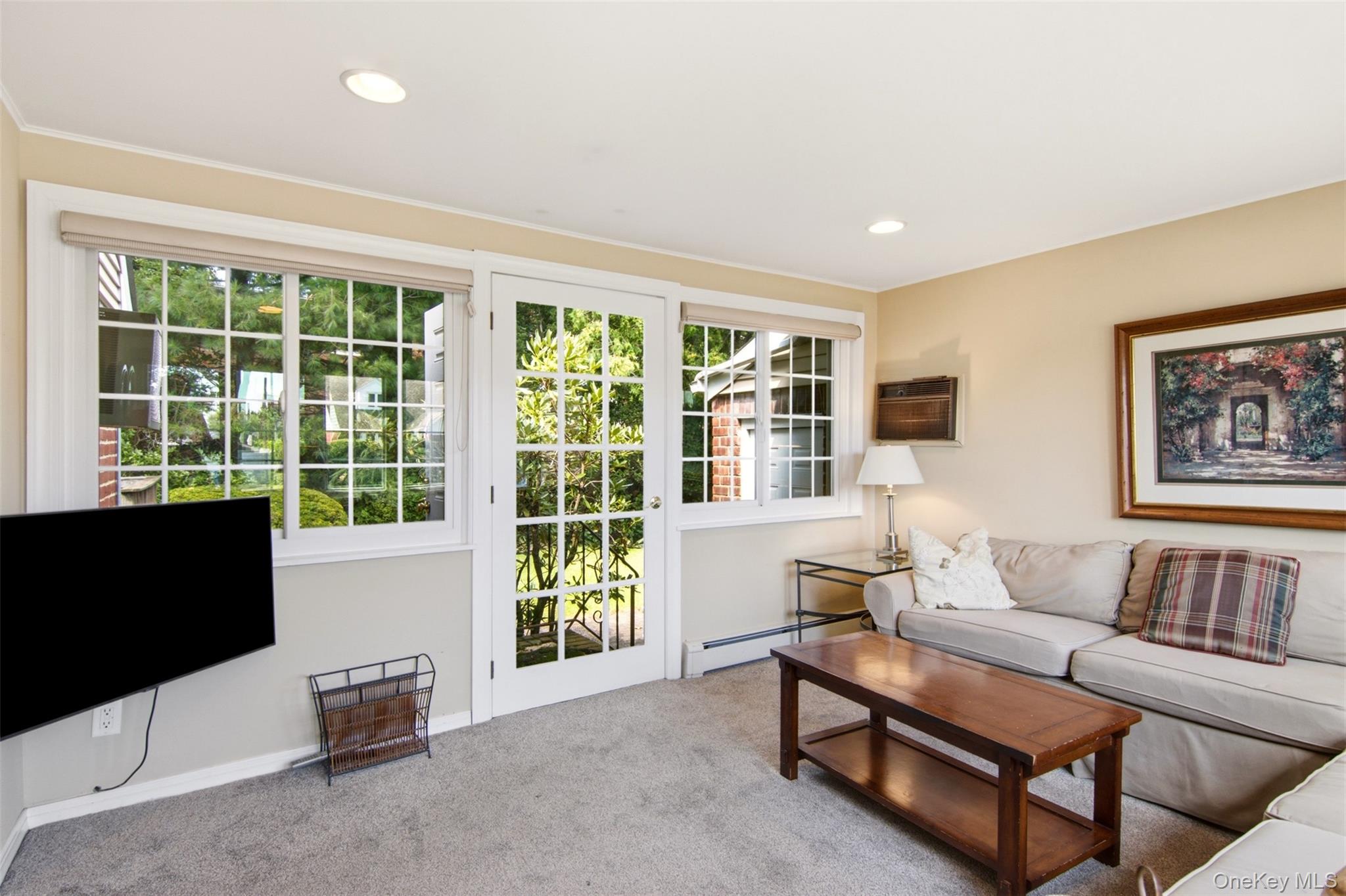 3 Cromwell Road Carle Place, NY 11514 - Photo 7 of 35 Gallery Image 7