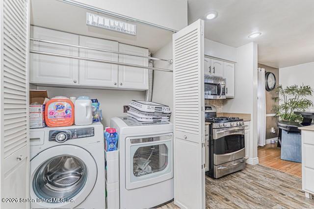 442 Ilyssa Way Staten Island, NY 10312 - Photo 12 of 25 a utility room with sink dryer and washer