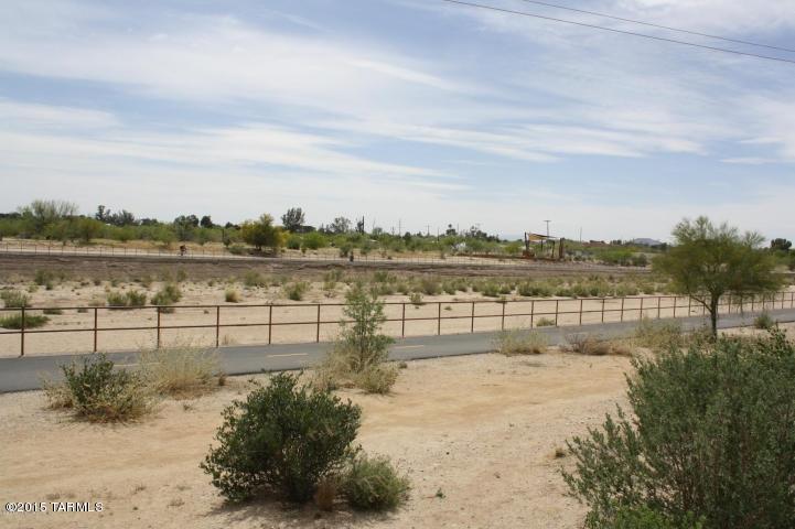 2550 East River Road, Unit 20304 Tucson, AZ 85718 - Photo 11 of 12