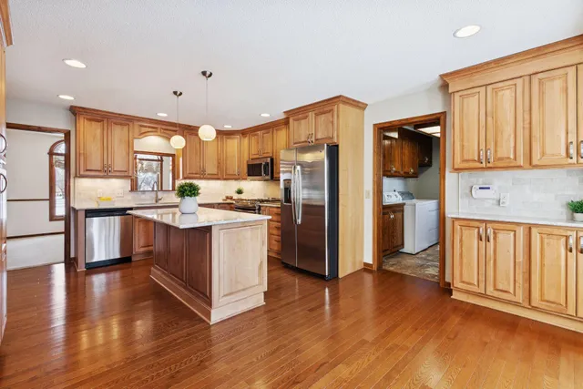 $540,000 | 12520 Pinehurst Drive, Burnsville, MN 55337