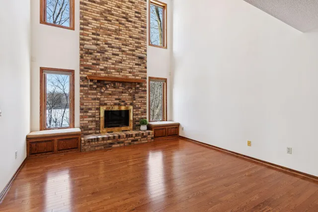 $540,000 | 12520 Pinehurst Drive, Burnsville, MN 55337