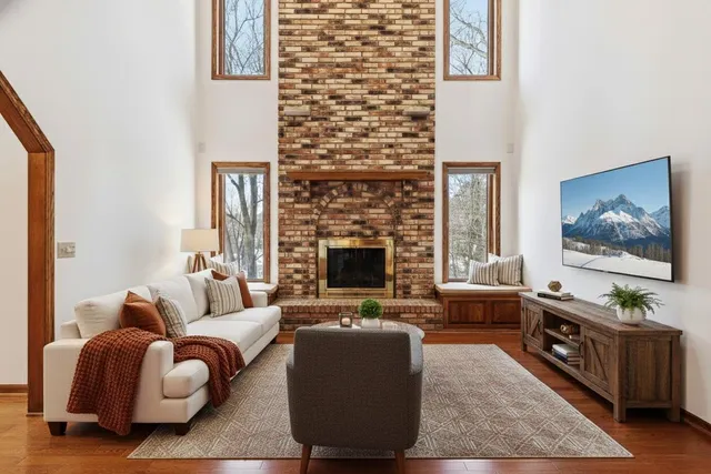 $540,000 | 12520 Pinehurst Drive, Burnsville, MN 55337