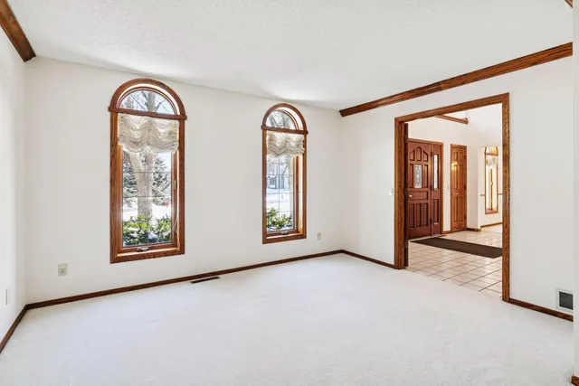 $540,000 | 12520 Pinehurst Drive, Burnsville, MN 55337