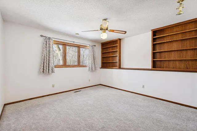 $540,000 | 12520 Pinehurst Drive, Burnsville, MN 55337