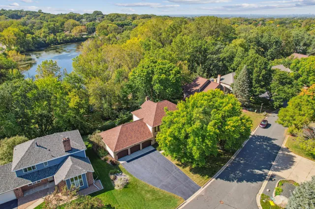 $540,000 | 12520 Pinehurst Drive, Burnsville, MN 55337