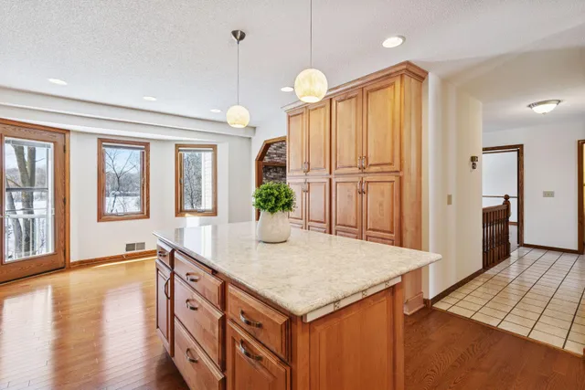$540,000 | 12520 Pinehurst Drive, Burnsville, MN 55337