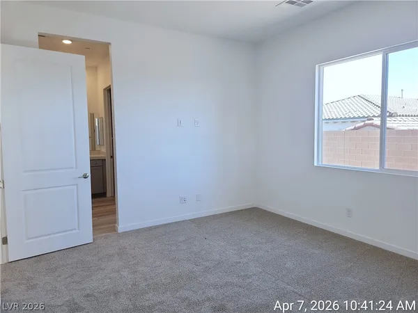 $2,587 | 96 Ibiza Lk Drive, Henderson, NV 89011