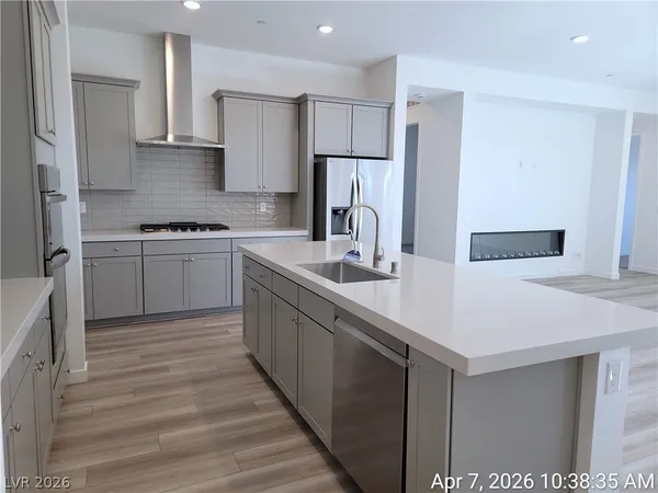 $2,587 | 96 Ibiza Lk Drive, Henderson, NV 89011